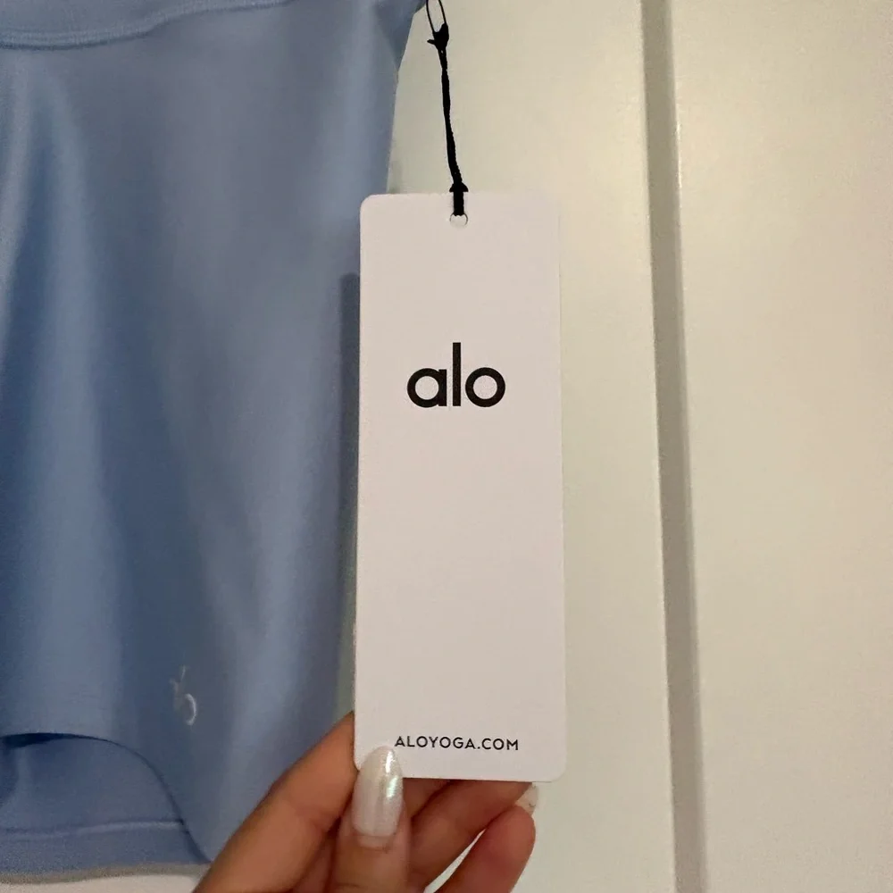 ALO Yoga form fitting